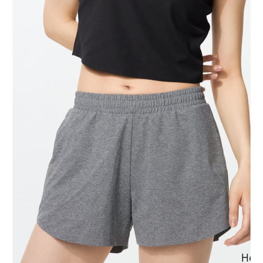Uniqlo Women's Ultra Stretch Active Shorts in Gray